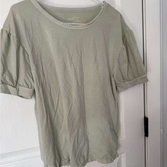 Universal Thread Tan Green Relaxed Short Sleeve T-Shirt - Picture 2 of 5